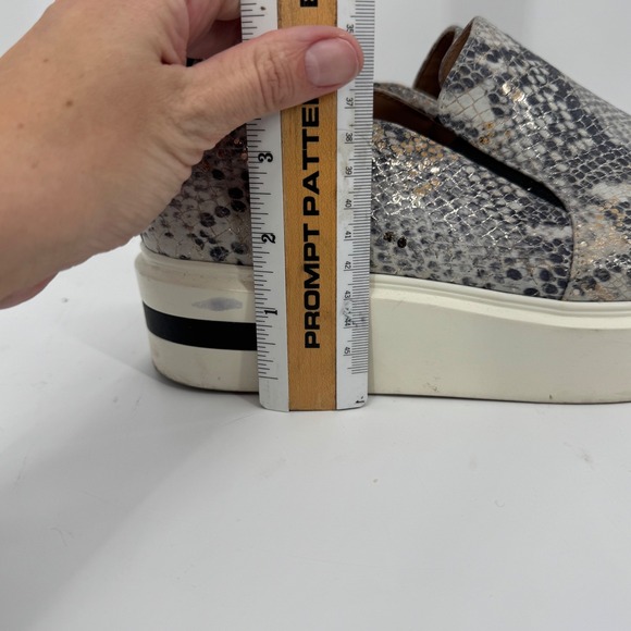 Linea Paolo Kai Women Snake Print Slip On Platform Sneakers Silver Gold Tan 9.5M - Picture 3 of 11